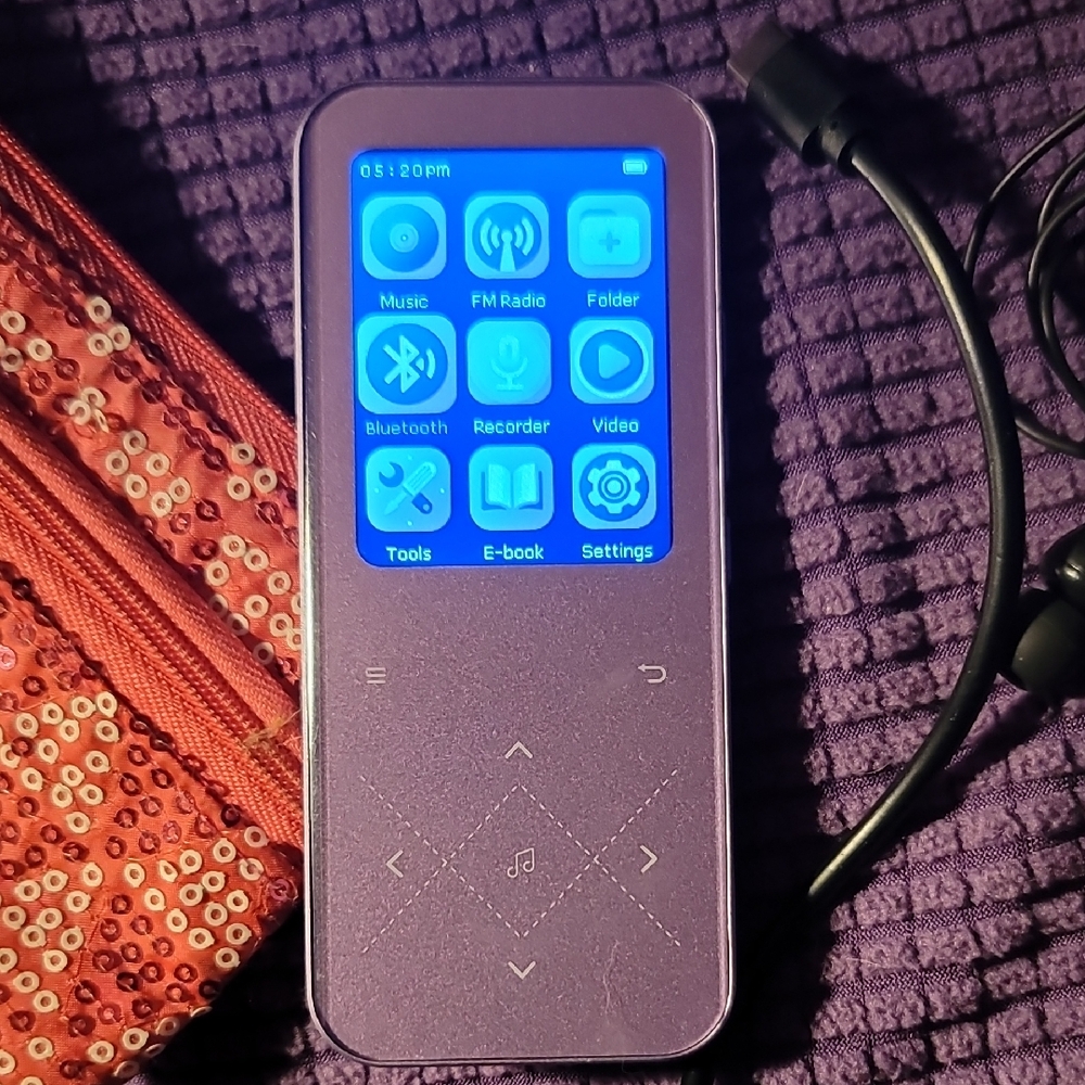 Bluetooth.Radio,videos, ebooks player